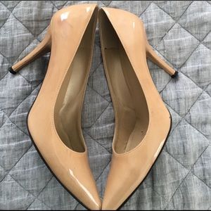 Stuart Weitzman Pointed Toe Beige Patent Pump